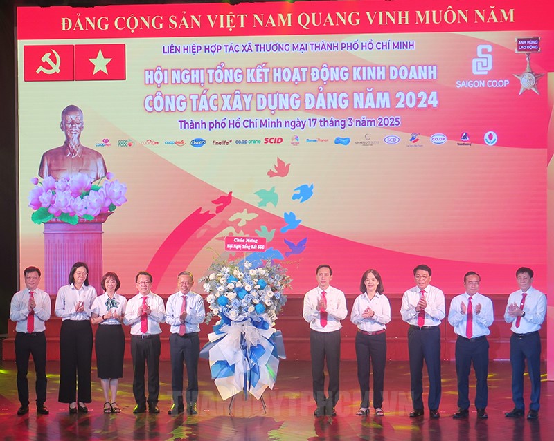 17-03-2025-nam-2025-saigon-coop-dat-muc-tieu-phan-dau-doanh-so-thuong-mai-dien-tu-dat-3500-ty-dong-8D97C95C-details